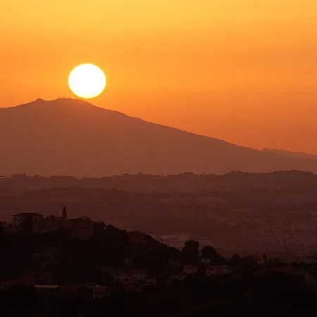 农家乐 熊与蜂住宿加早餐酒店 朱利亚诺瓦