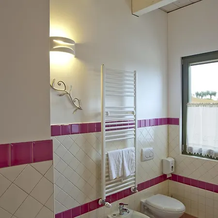 熊与蜂住宿加早餐酒店 * 朱利亚诺瓦