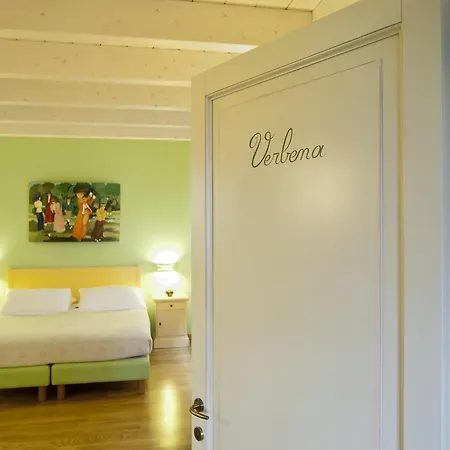 农家乐 熊与蜂住宿加早餐酒店 朱利亚诺瓦