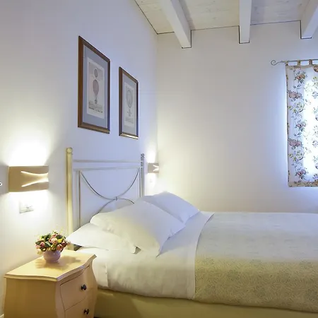 熊与蜂住宿加早餐酒店 *